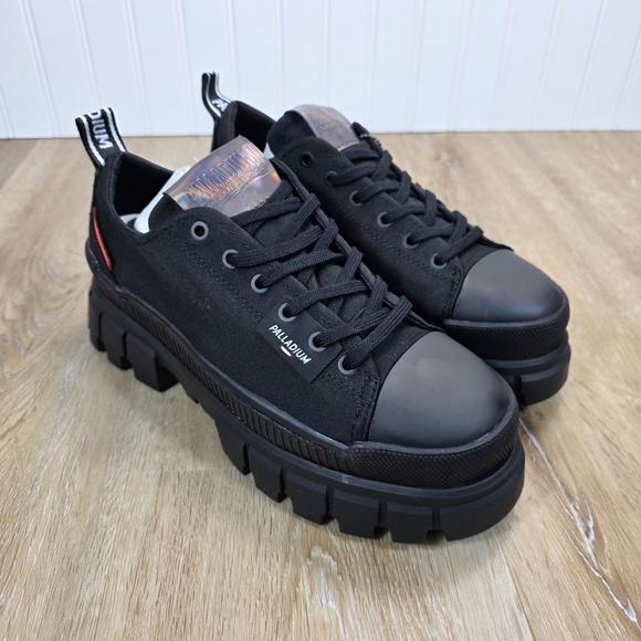 Palladium Revolt LO TX Women's Black On Black Low-Top Chunky Sole Sneakers 8 - Picture 6 of 7